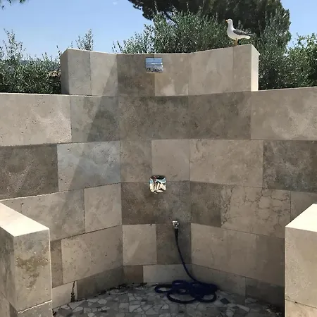 Am Gardasee Mit Grossem Pool Und Garten * קוסטרמנו