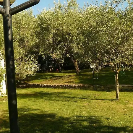 Дом отдыха Am Gardasee Mit Grossem Pool Und Garten
