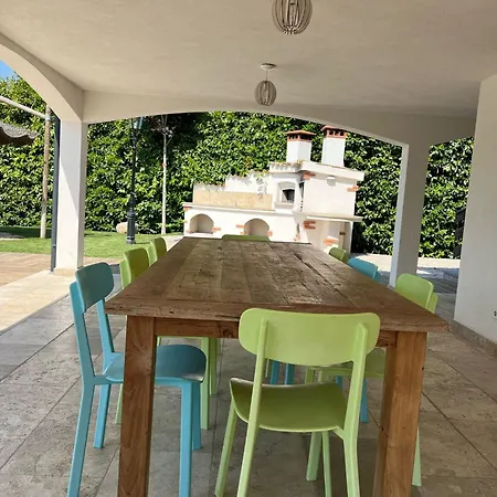 Am Gardasee Mit Grossem Pool Und Garten Дом отдыха *