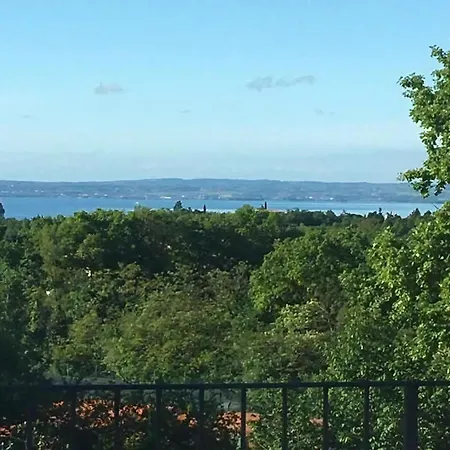 Am Gardasee Mit Grossem Pool Und Garten Дом отдыха Костермано