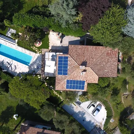 Am Gardasee Mit Grossem Pool Und Garten Holiday home *